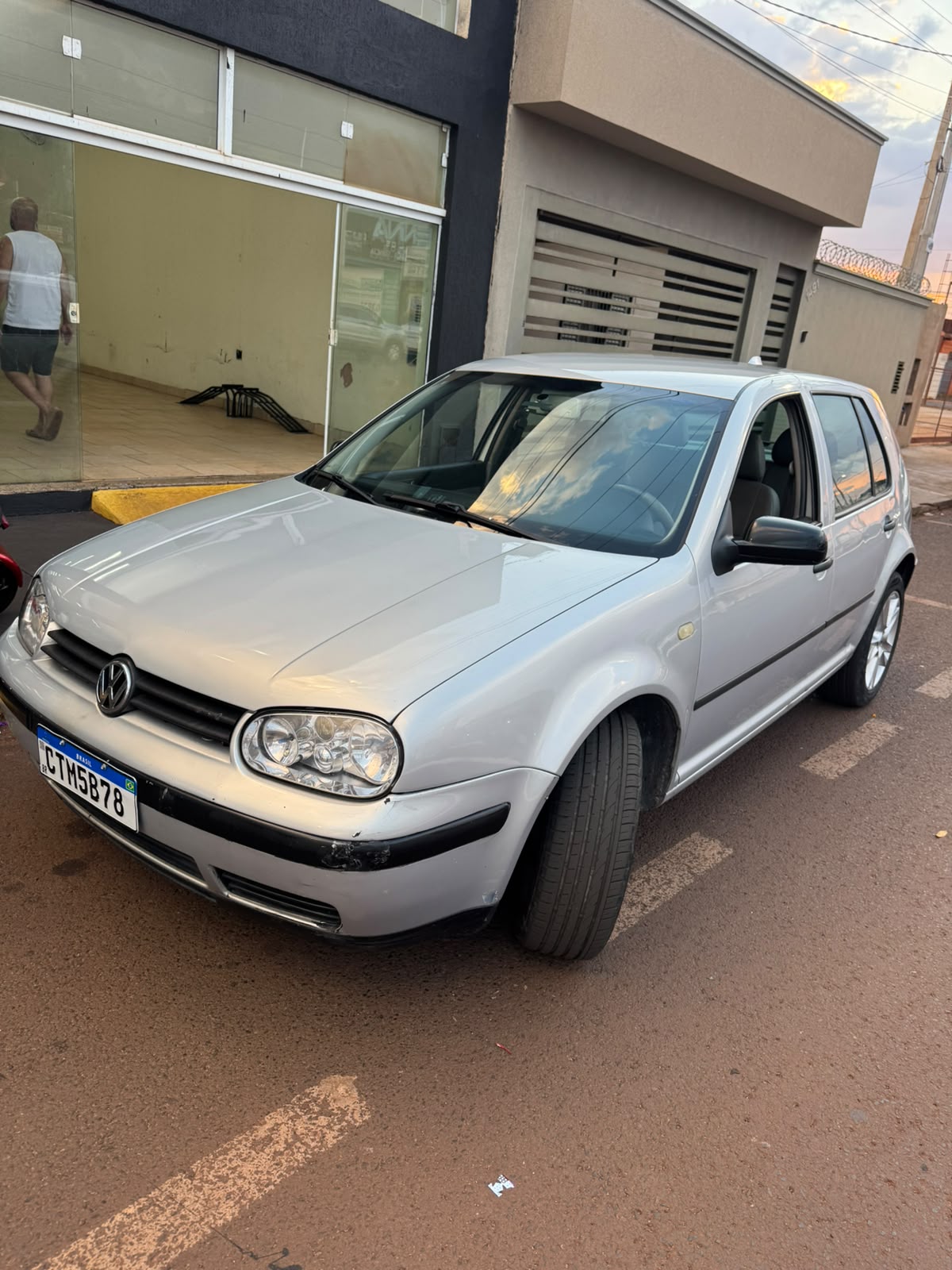 VW GOLF 1.6